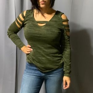 New with tags medium long sleeved shirt